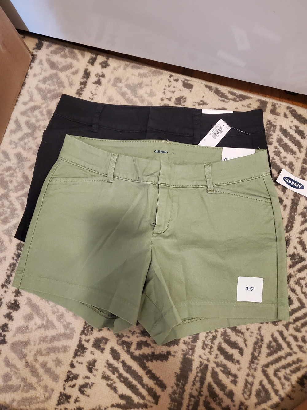 Old Navy Olive Green and Black Women’s Chino Shorts